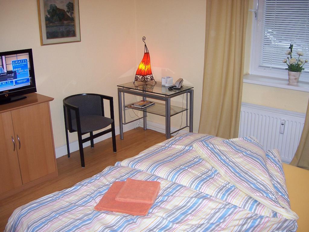 DARZ GästeZimmer Hamburg-Harburg Rum bild
