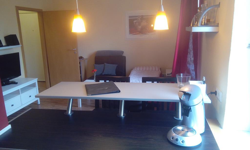 DARZ GästeZimmer Hamburg-Harburg Exteriör bild