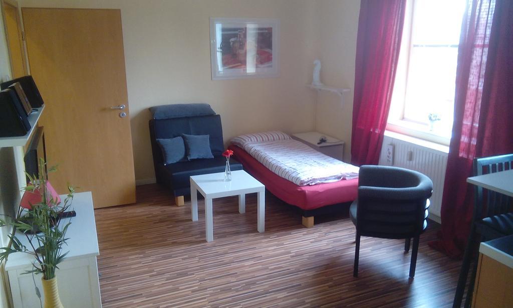 DARZ GästeZimmer Hamburg-Harburg Exteriör bild