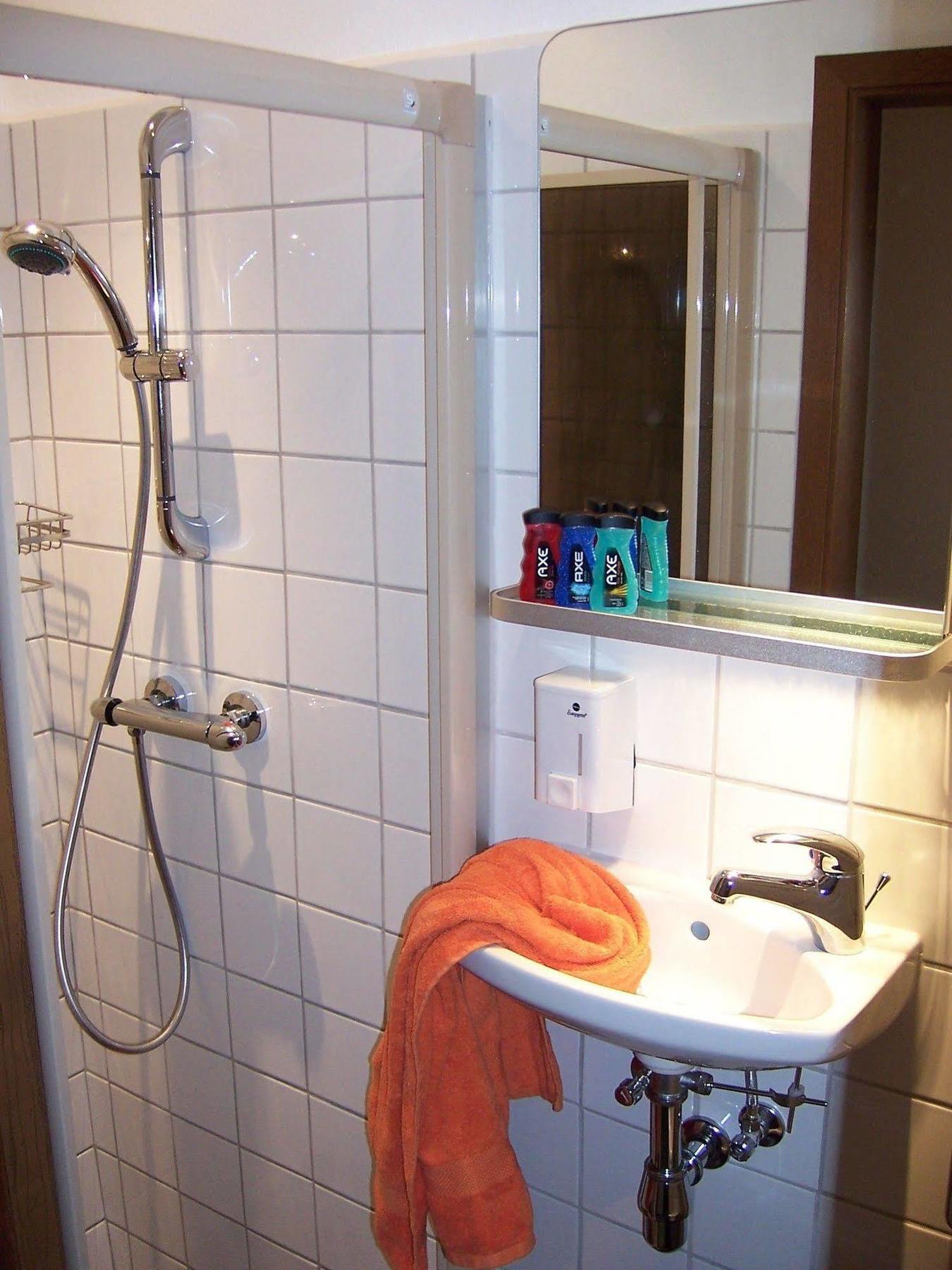 DARZ GästeZimmer Hamburg-Harburg Exteriör bild