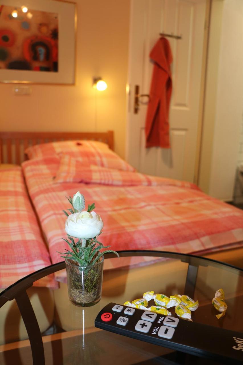 DARZ GästeZimmer Hamburg-Harburg Exteriör bild